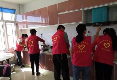 迎國慶、慶中秋、情暖夕陽——蘭西縣陽光巾幗志愿服務(wù)隊(duì)社區(qū)活動紀(jì)實(shí)